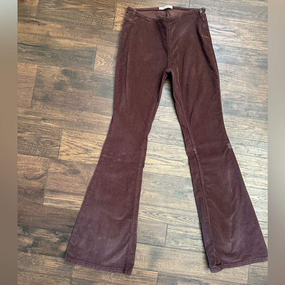 Pacsun Brown Corduroy Low Rise
Flare Pants size 27 great condition side zip - Picture 4 of 17